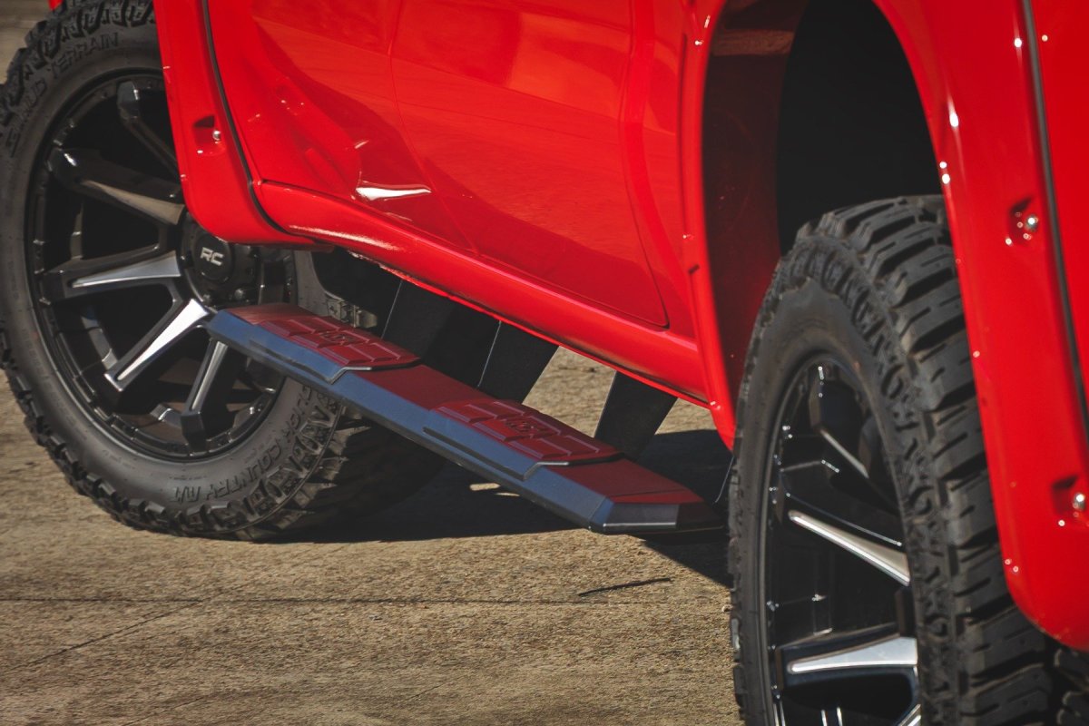 GMC Sierra 3500 HD Running Boards - Rough Country - TR2 Aluminum, Black Powder Coat, 5 in - Black - '19-'26